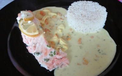Pavé de saumon, sauce épices et fruits de mer