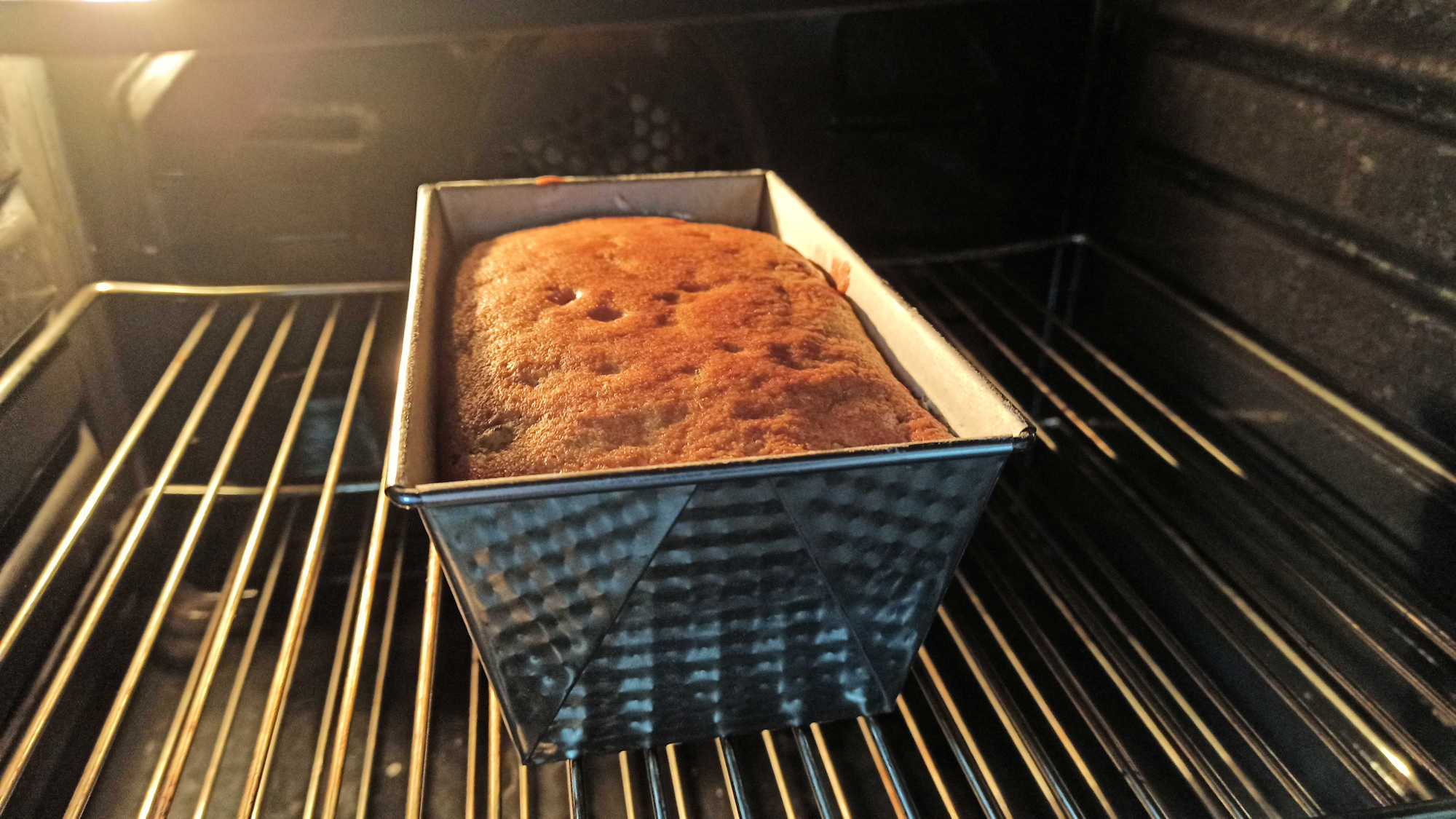 Cuisson au four du cake aux fruits confits