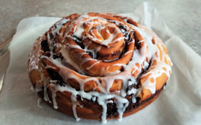 Cinnamon bun géant : roulé à la cannelle géant