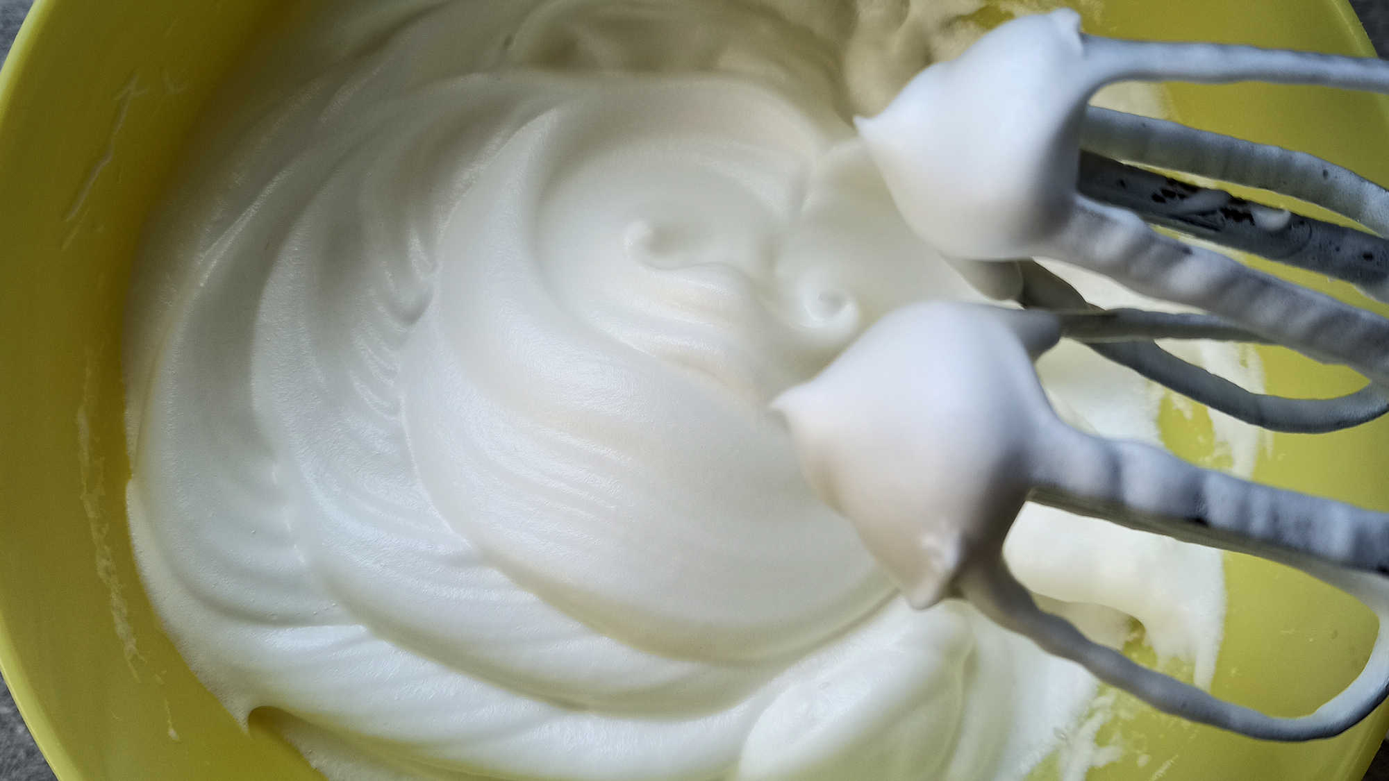 Battre fermement les blancs en neige