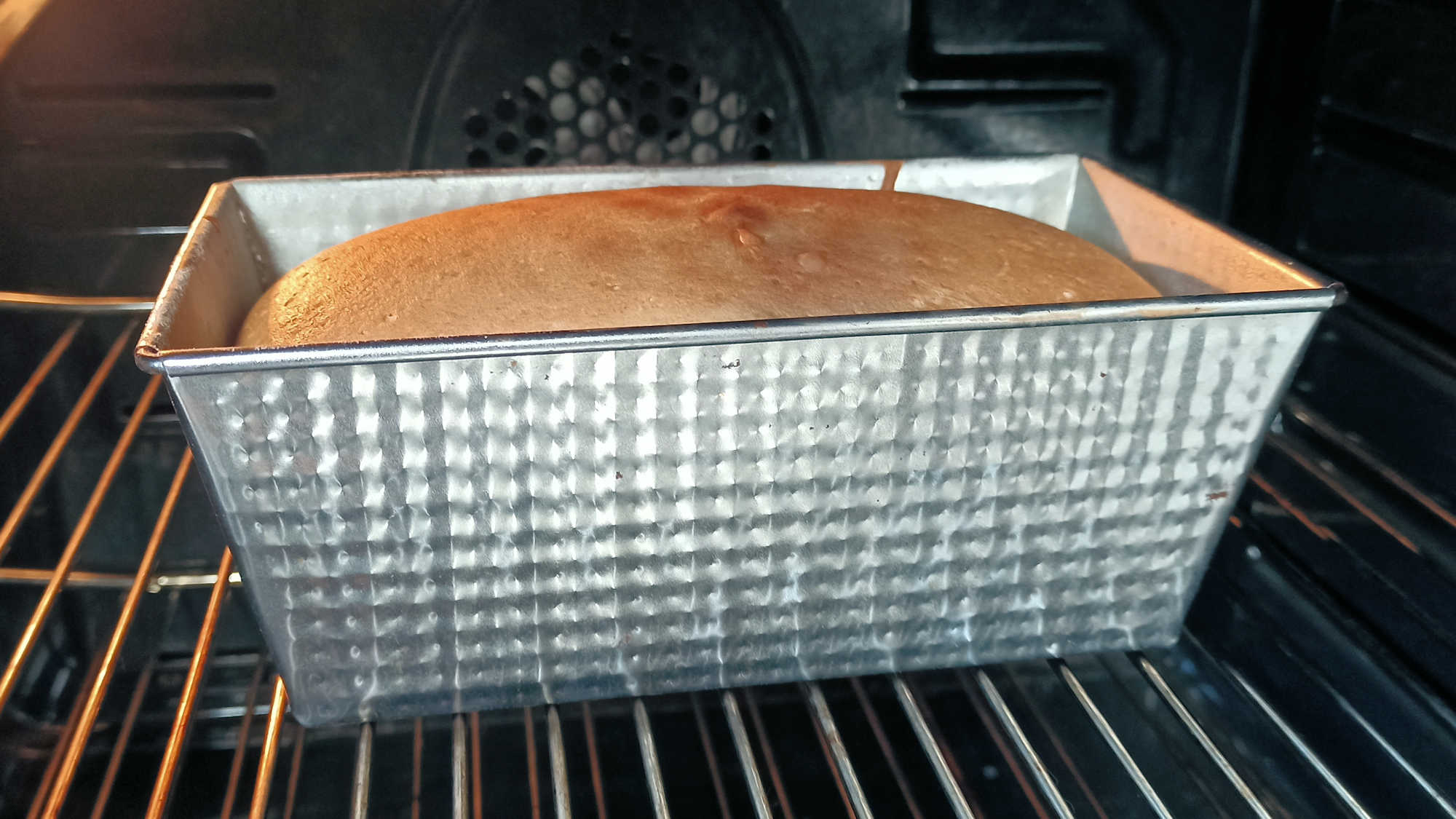 La cuisson du gâteau de Savoie