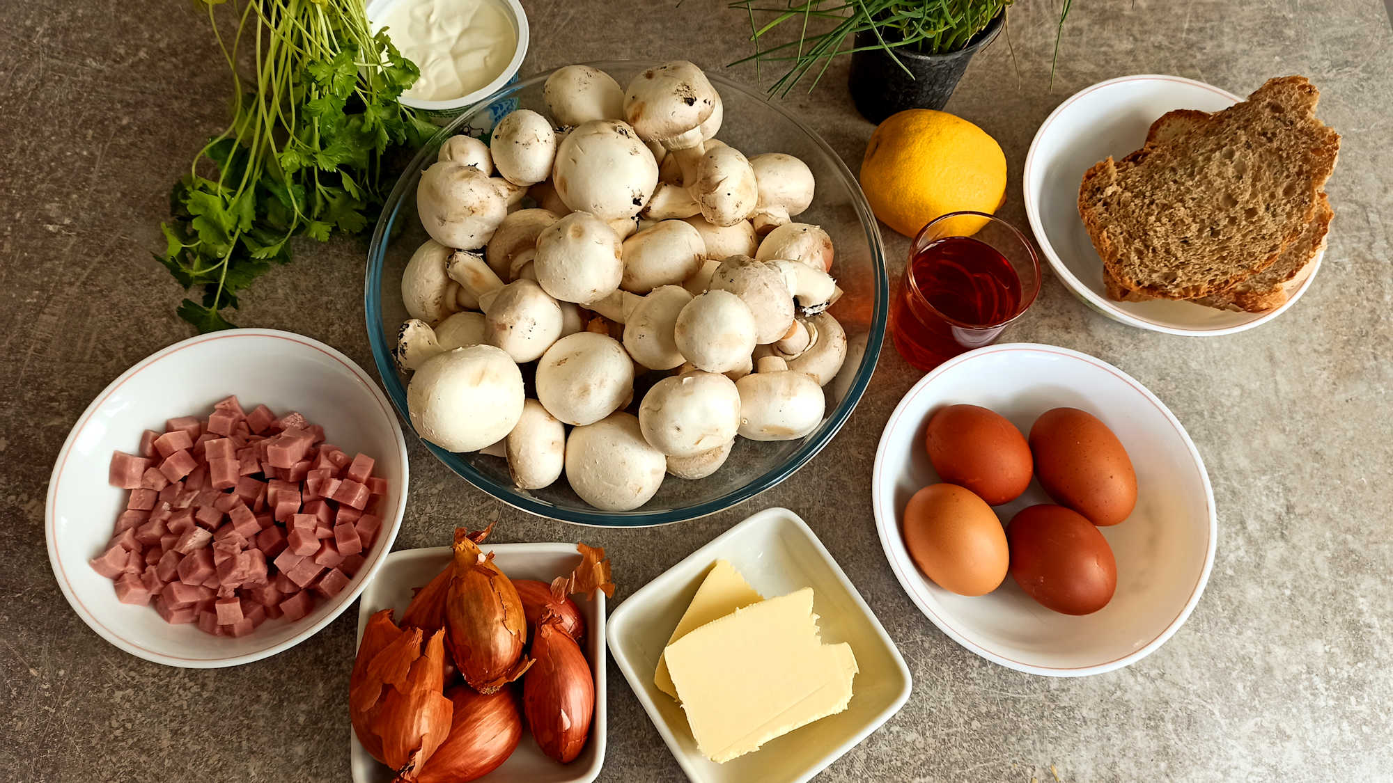 Les ingrédients du flan aux champignons de Paris