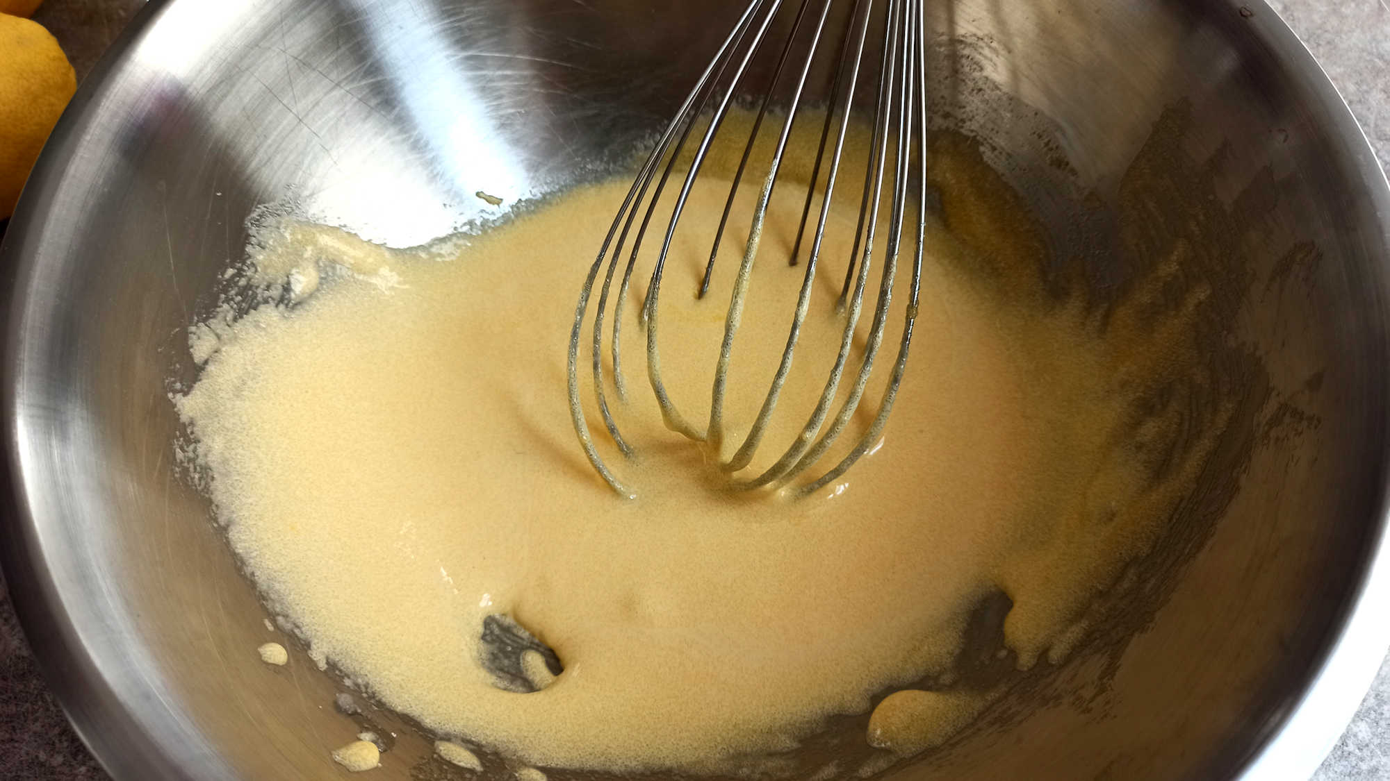 Blanchir les jaunes et le sucre