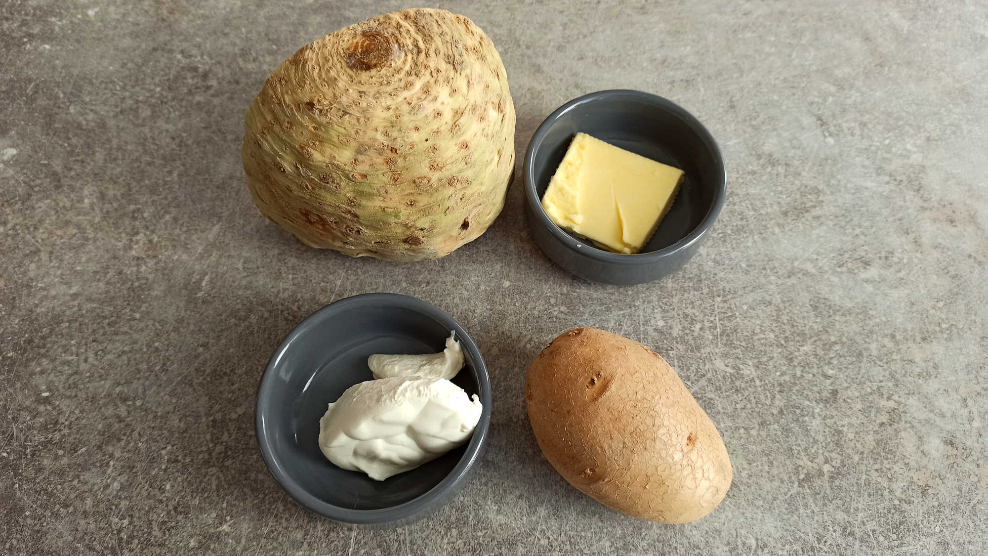 Les ingrédients de la purée de céleri pomme de terre