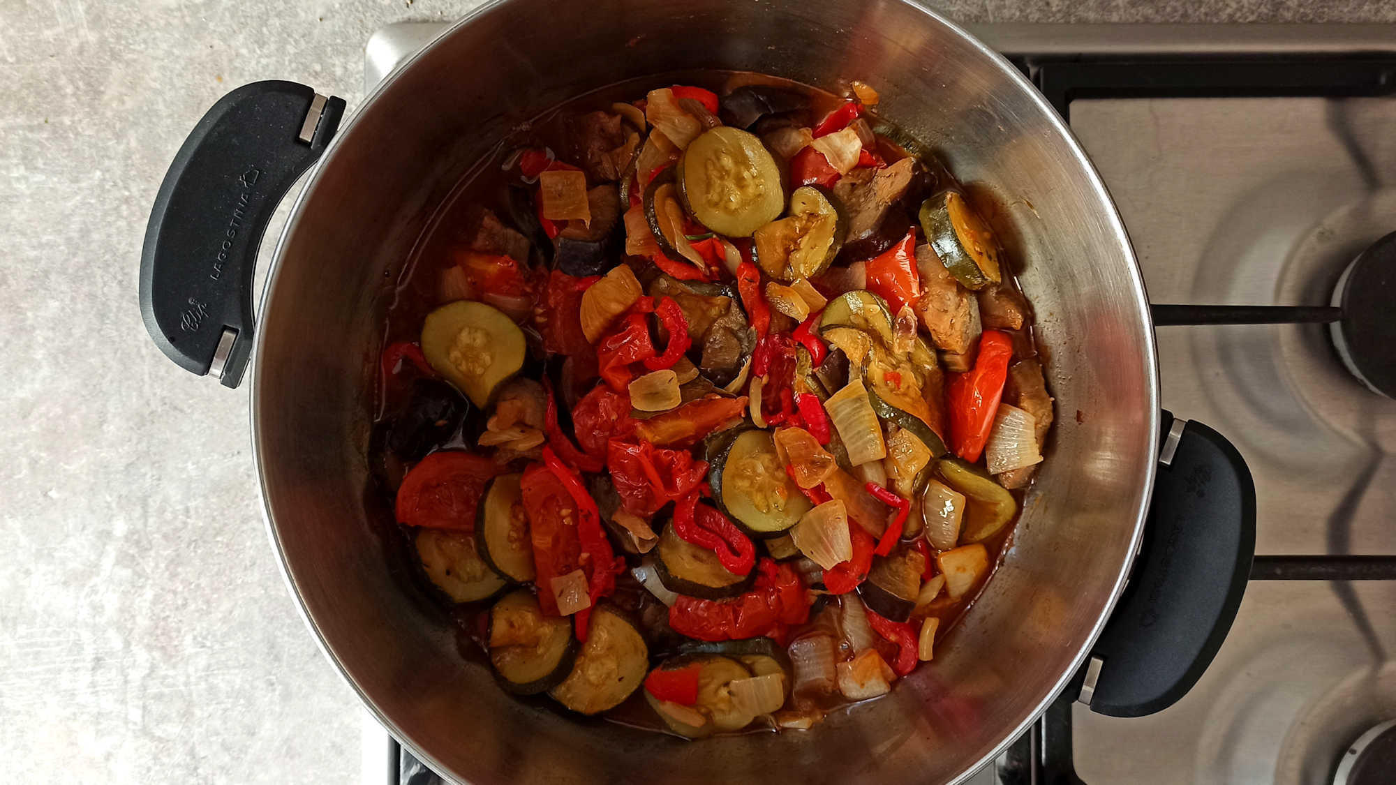 Ratatouille niçoise en fin de cuisson