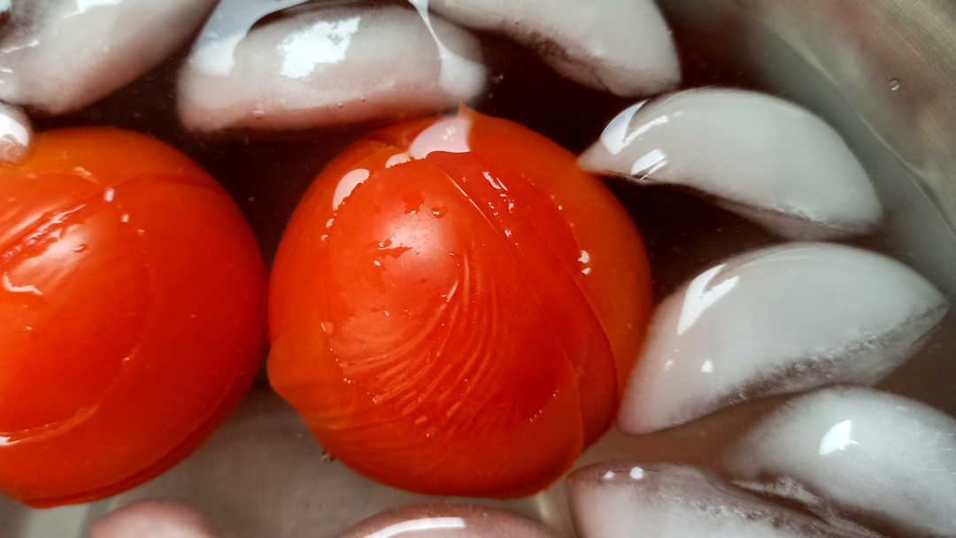 Émonder les tomates
