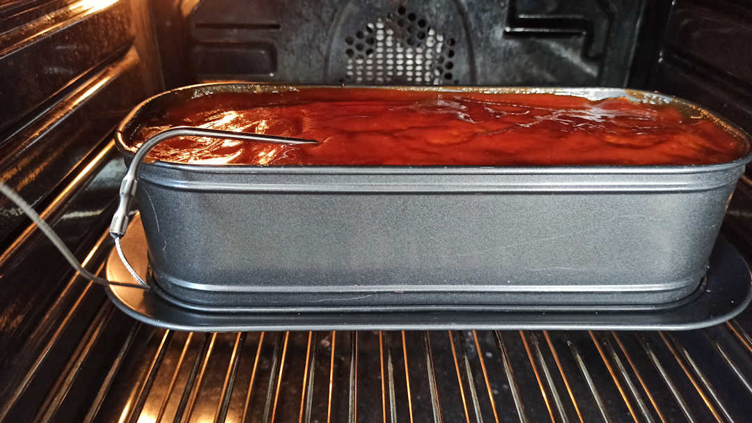 Lorsque le coeur du pain de viande atteint 71°C, c'est cuit