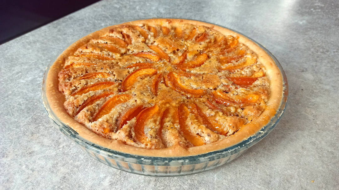 Badigeonner la tarte avec un pinceau