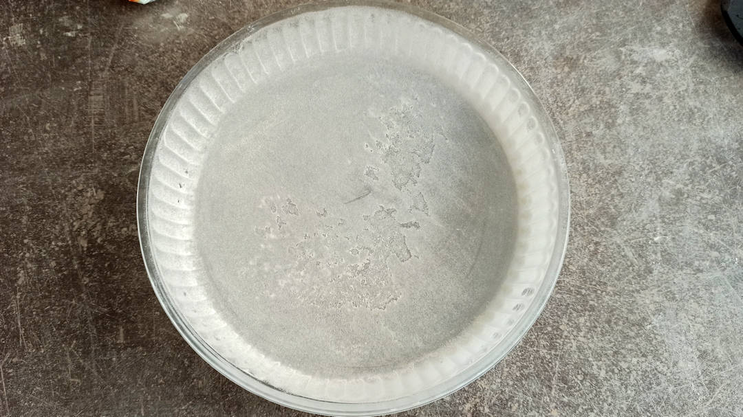 Chemiser un moule à tarte