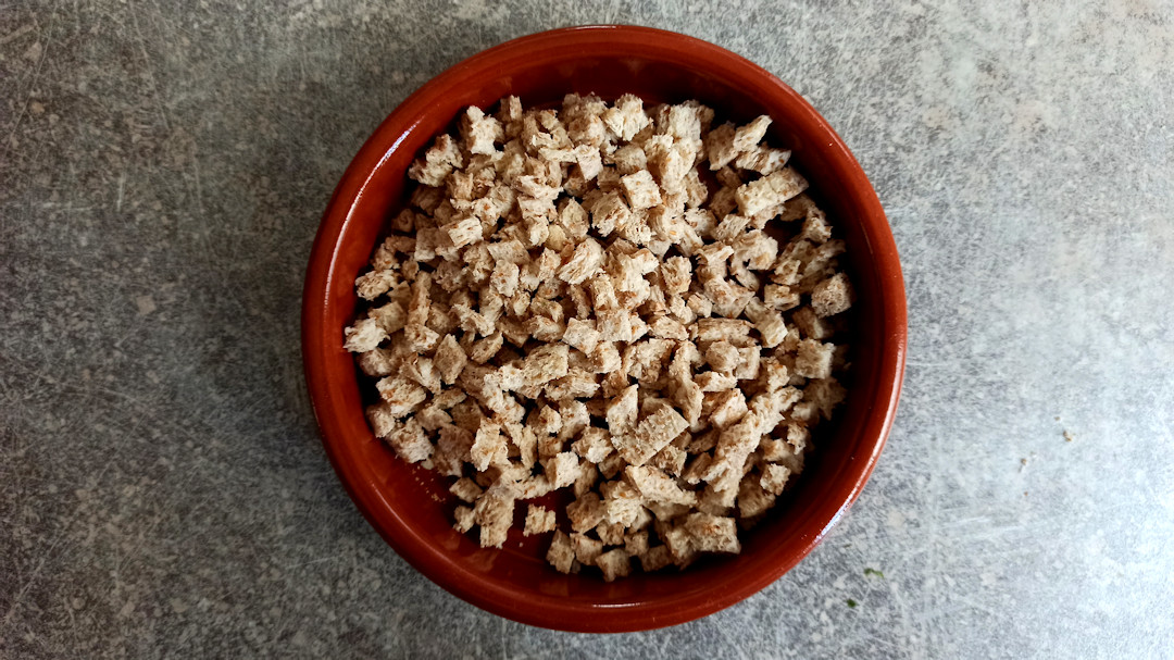 Couper les tranches en petits cubes