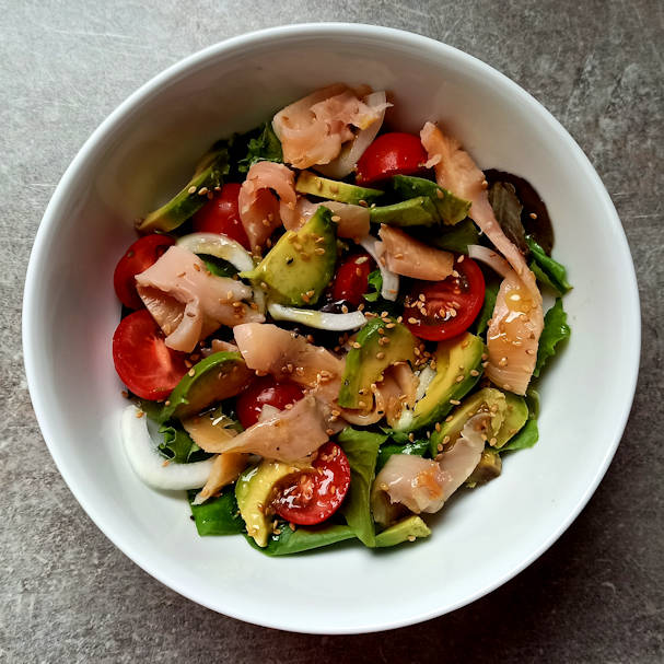 Salade avocat saumon Salade avocat oeuf dur radis