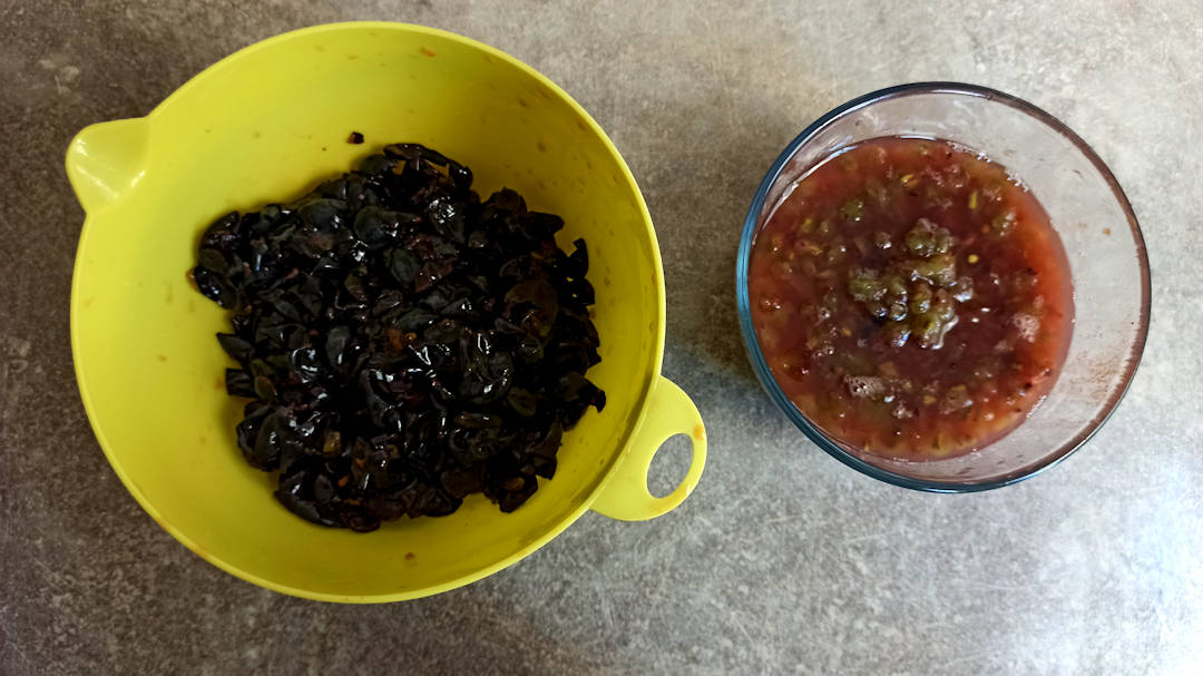 Séparer la peau et la pulpe de tous les raisins