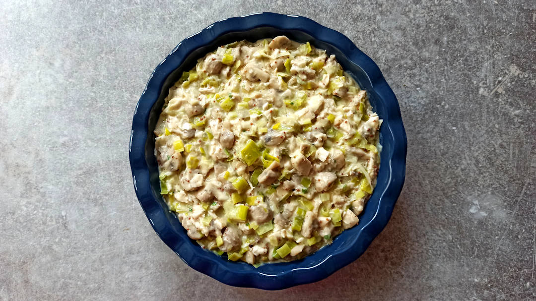 Laisser refroidir la préparation pour la tarte au poulet