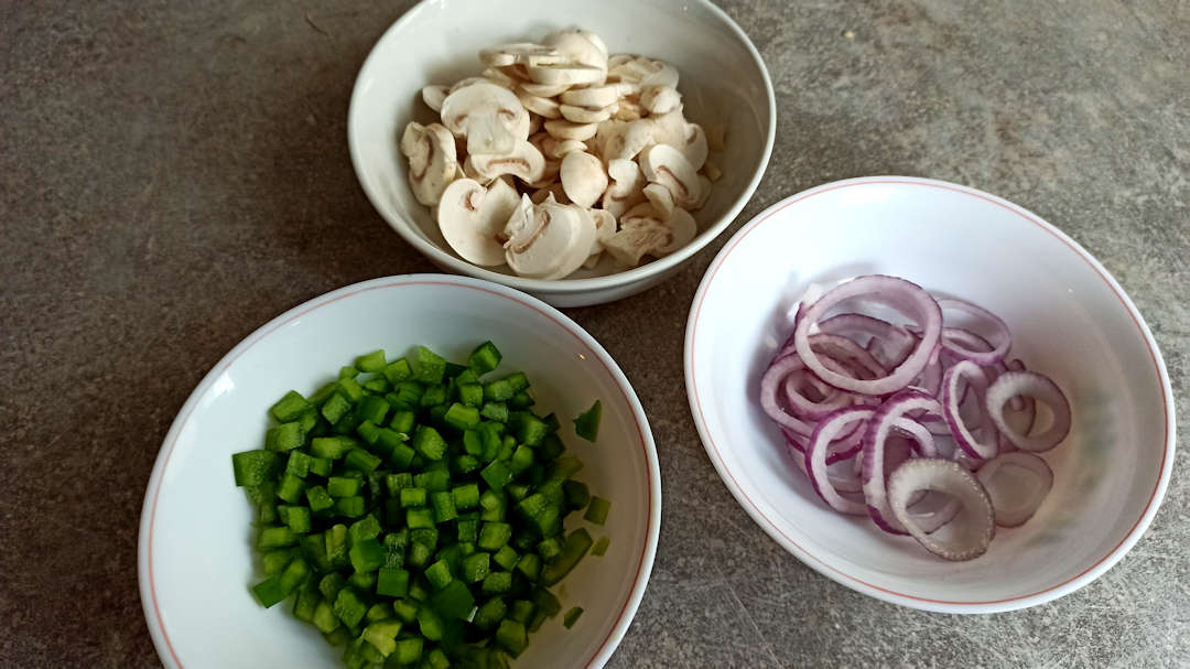 Champignons, poivron et oignon rouge