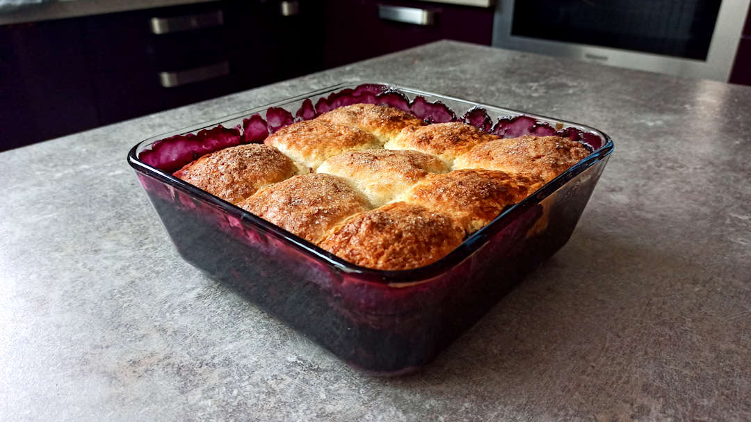 Lorsque le blueberry cobbler est doré, c'est prêt !