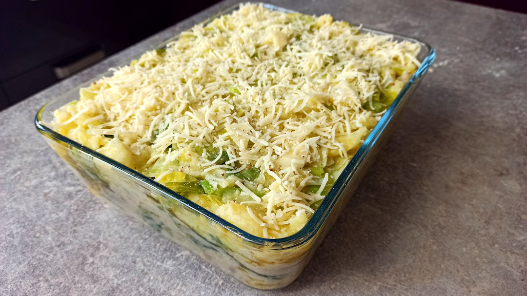 Répartir le cheddar râpé