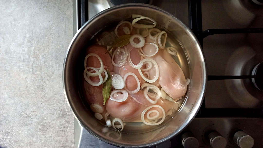 Pocher les escalopes pendant 15 minutes