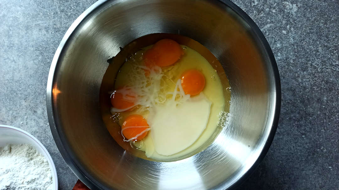 Préparer la pâte dans un cul de poule