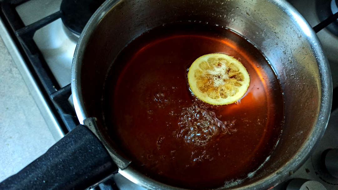 Laisser le sirop mijoter à découvert pendant 45 minutes