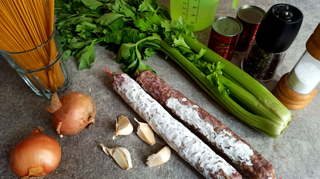 Les ingrédients des spaghetti al salame