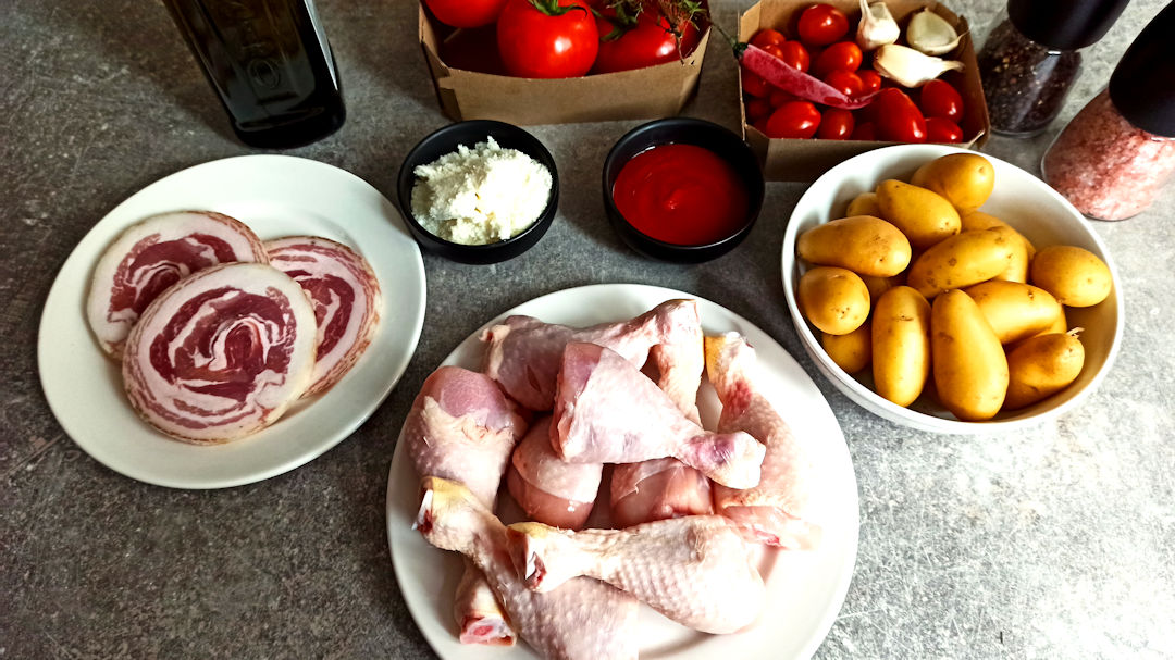Les ingrédients du traybake de poulet à l'amatriciana
