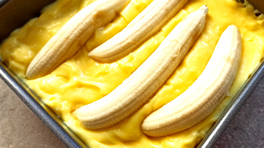Les blottir dans la crème pâtissière