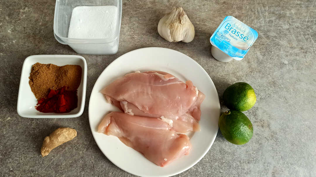 Les ingrédients pour la préparation du poulet Tikka Masala maison