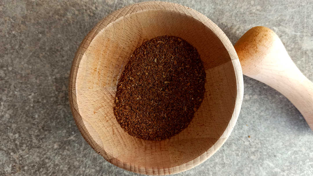 Réduire en poudre dans un mortier