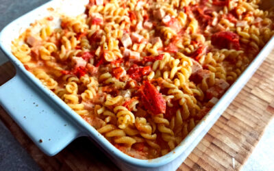 Fusili aux tomates rôties et au fromage à l&rsquo;ail et aux fines herbes