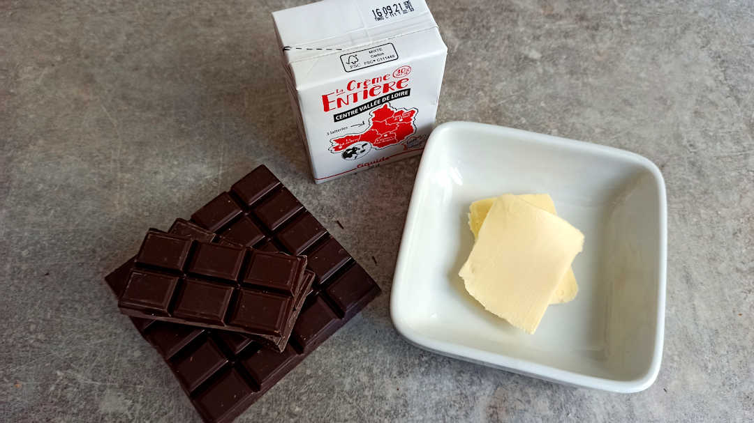 La préparation de la ganache au chocolat