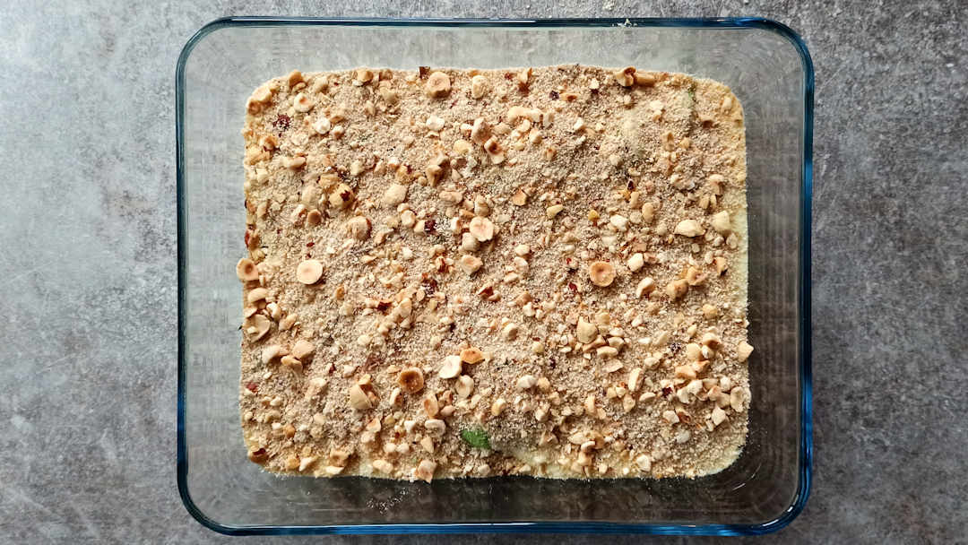 Saupoudrer le mélange de chapelure