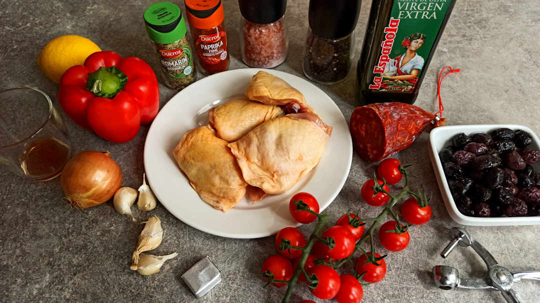 Les ingrédients du poulet au chorizo et aux olives