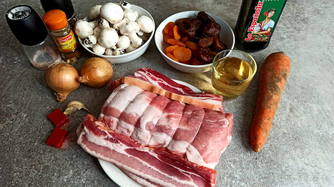 Les ingrédients du rôti de porc aux fruits secs