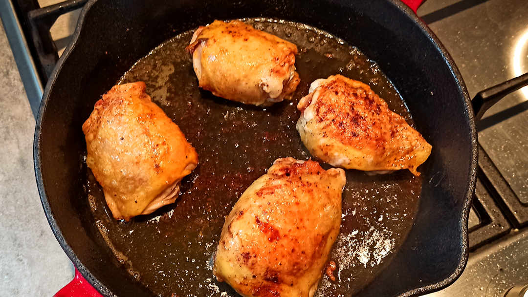 Saisir les morceaux de poulet