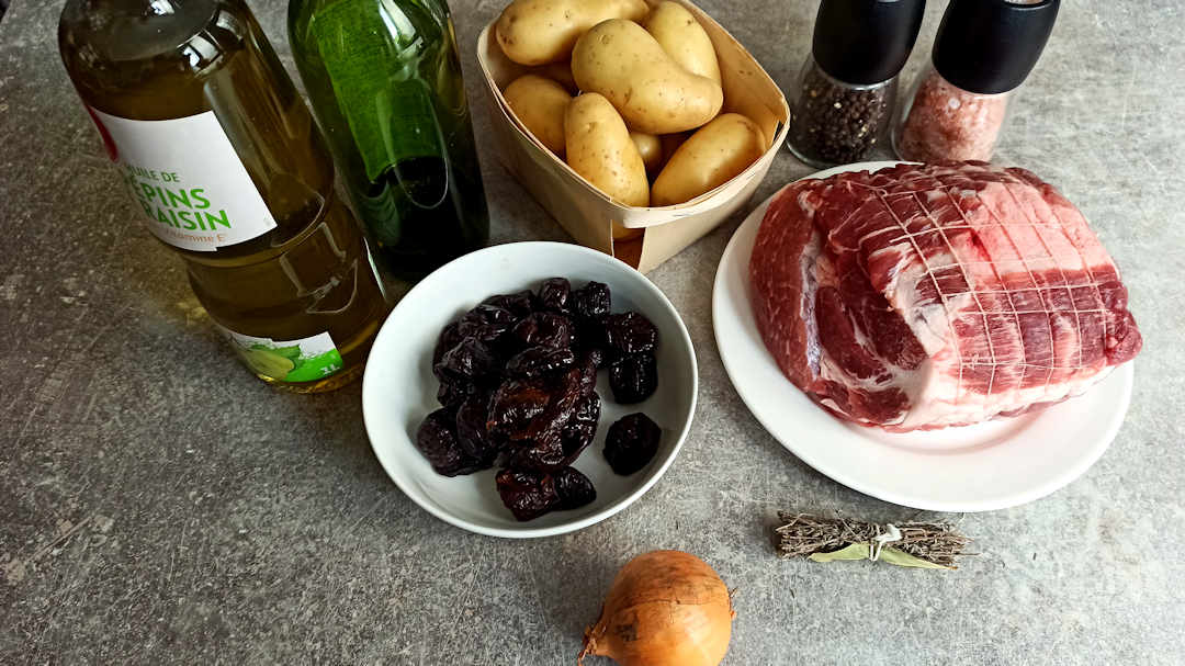 Les ingrédients du rôti de porc aux pruneaux
