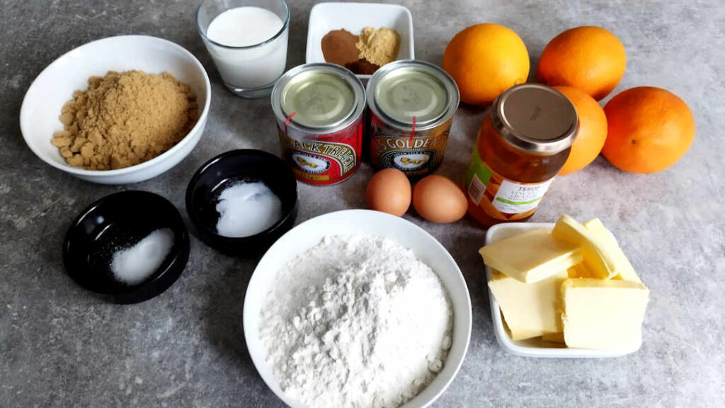 Les ingrédients du pain d'épices retourné à la marmelade
