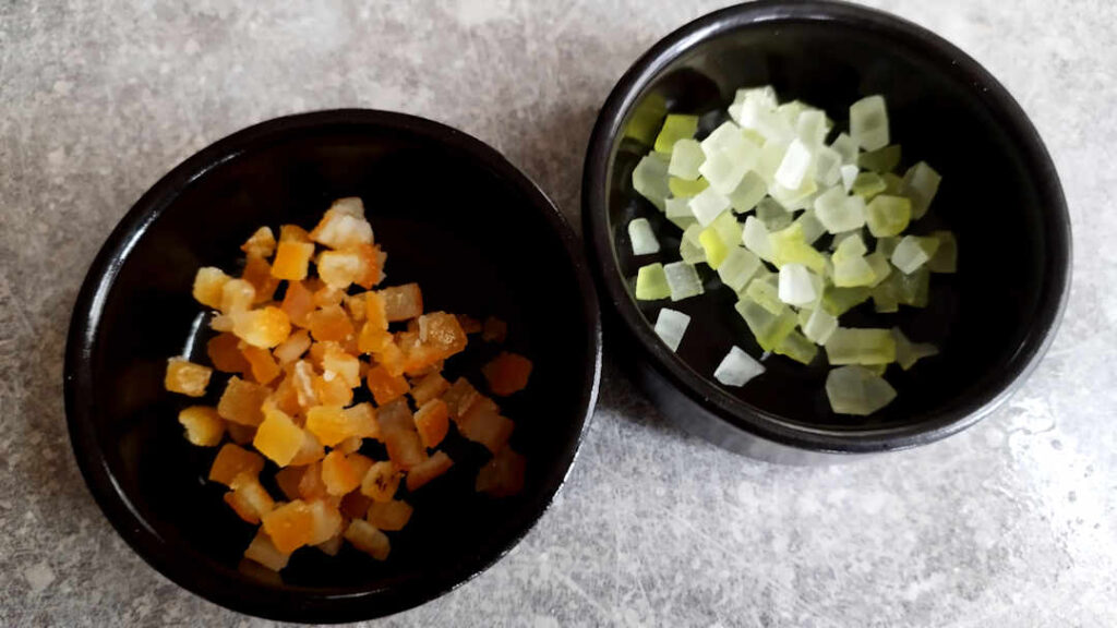 On les coupe en petits cubes