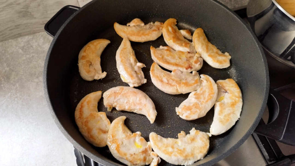 Lorsque le poulet est bien doré