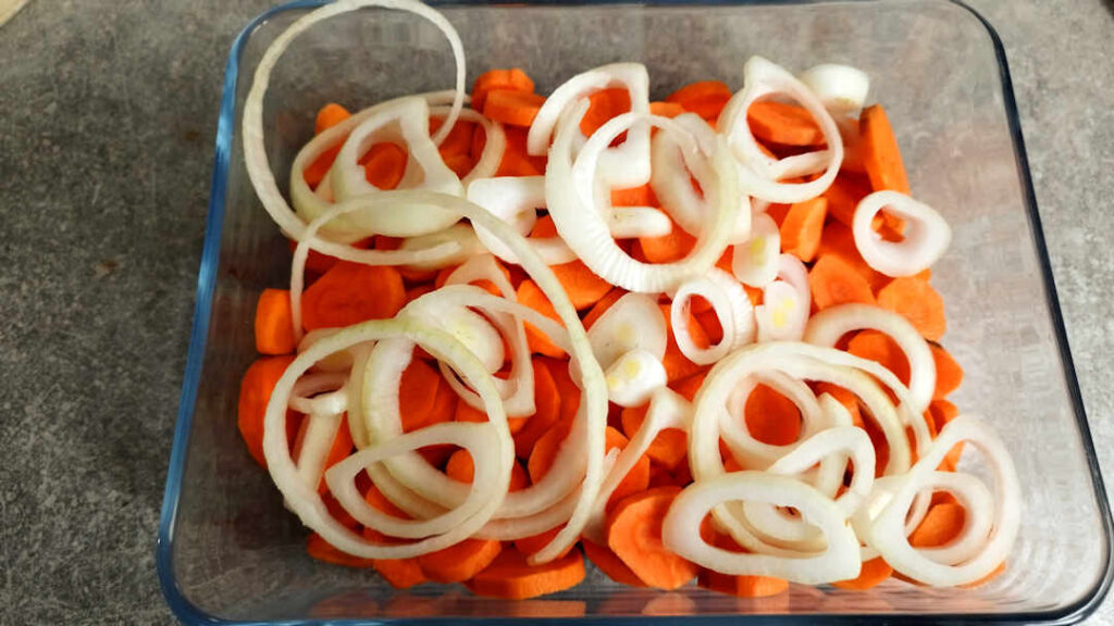 Couper les carottes en rondelles