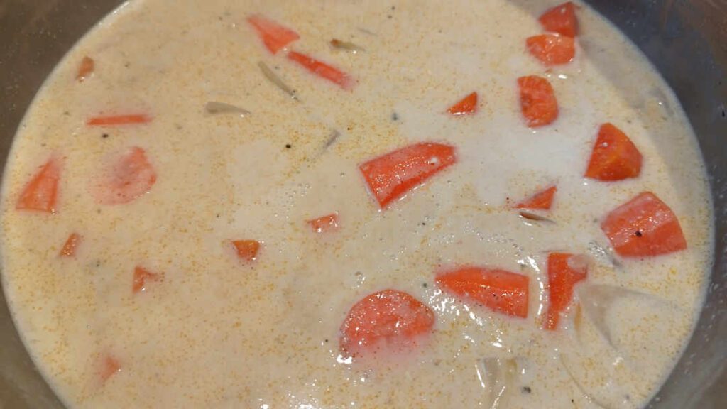 Verser le bouillon de légumes