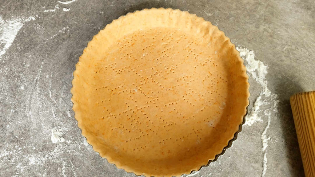 Garnir un moule à tarte
