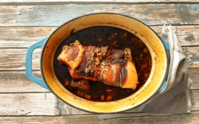Confit de pointe de porc à la bière et au sirop d’érable