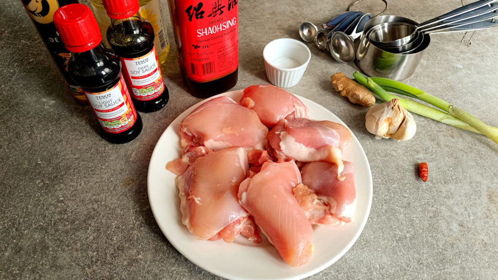 Les ingrédients du poulet aux trois tasses